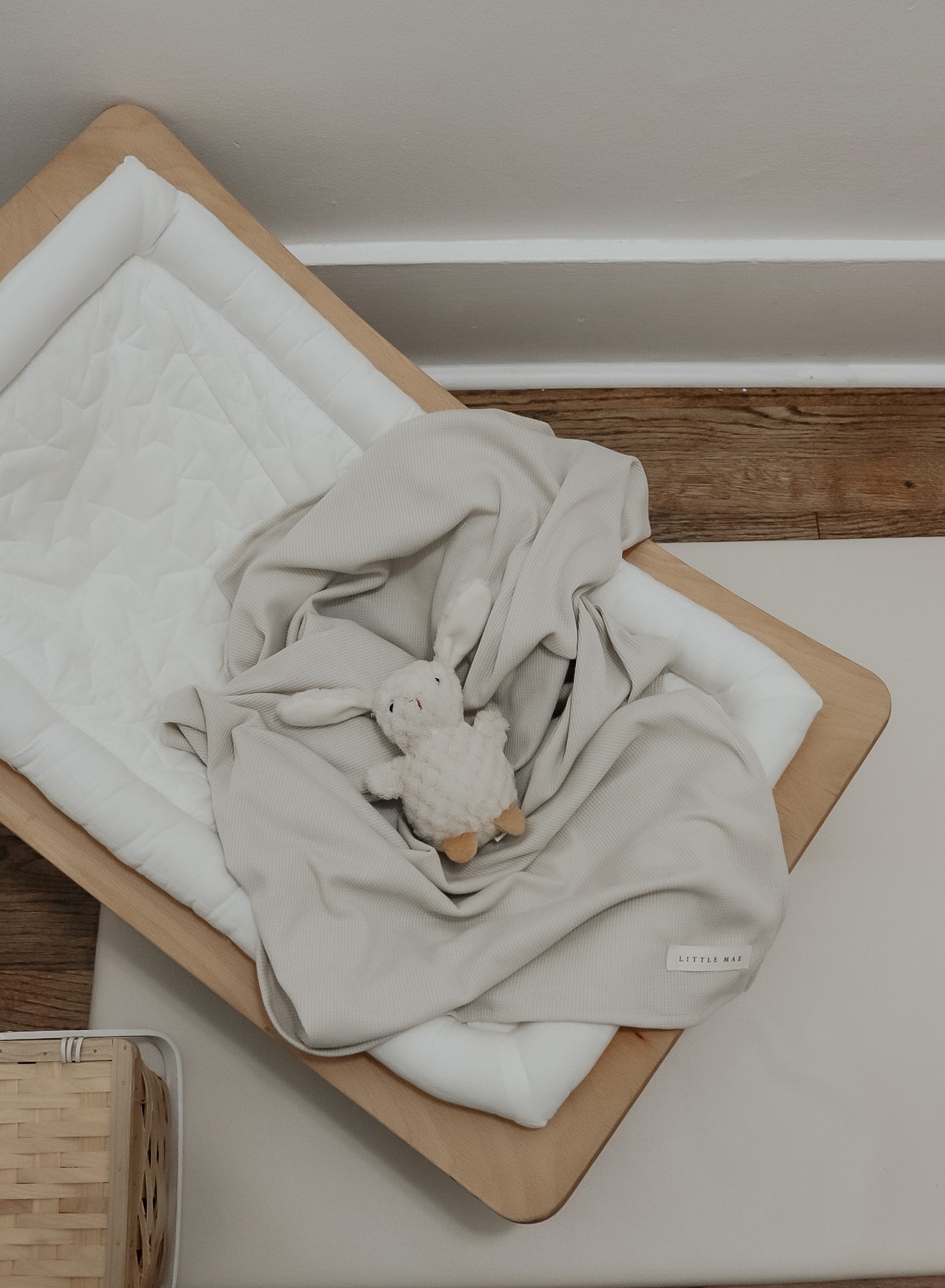 Creamy Waffle Knit Blanlet