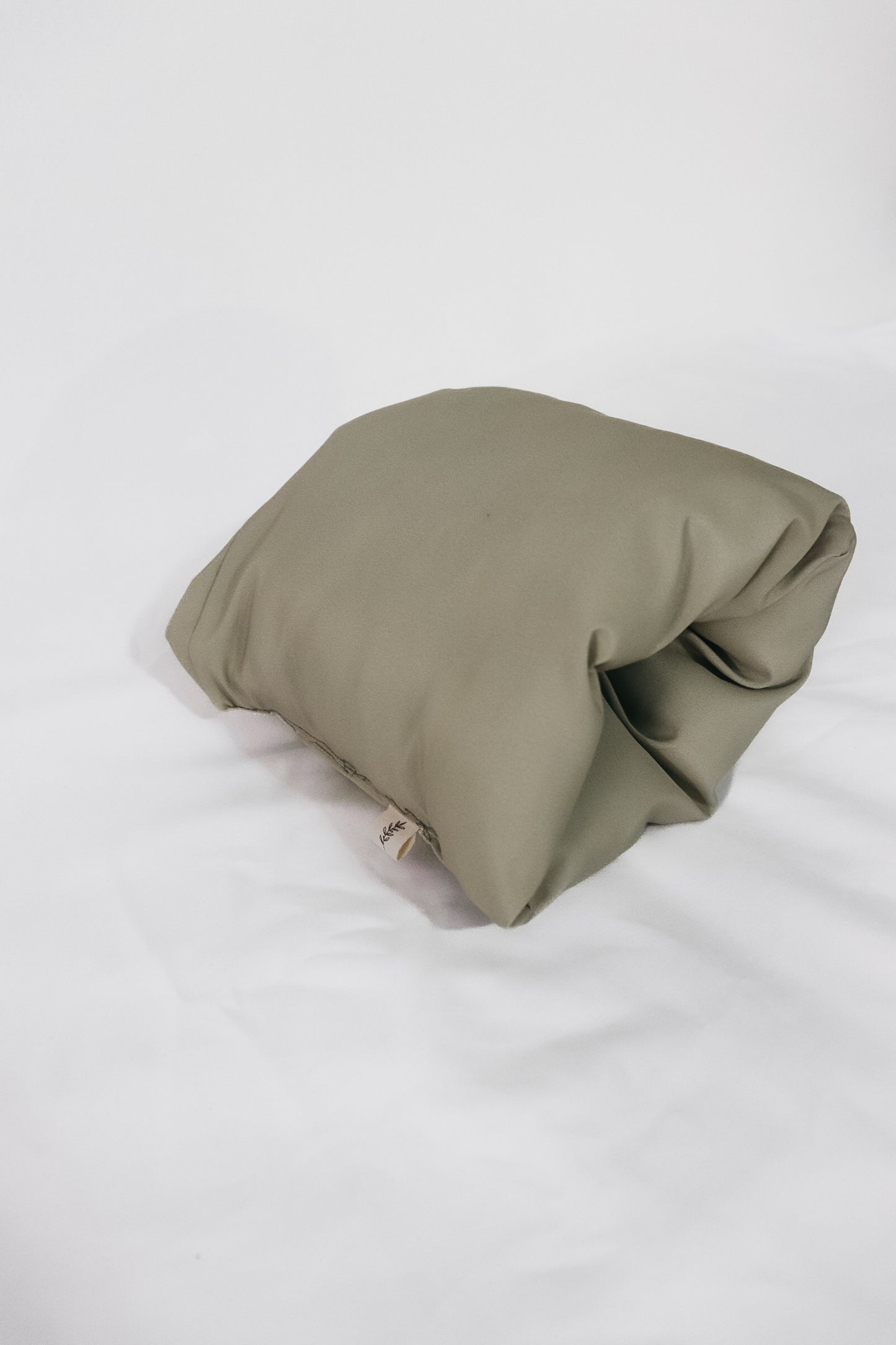 Meadow Wipeable Cradle Arm Pillow