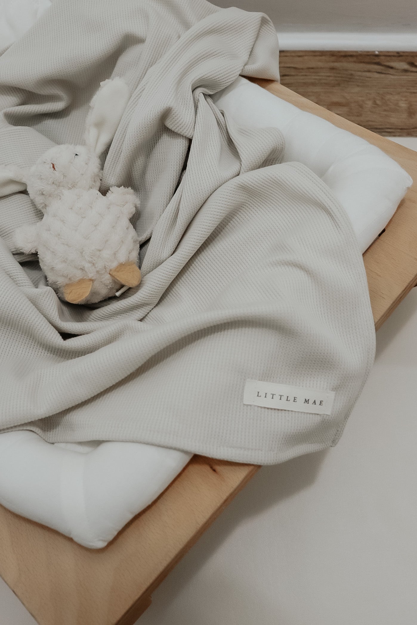 Creamy Waffle Knit Blanlet