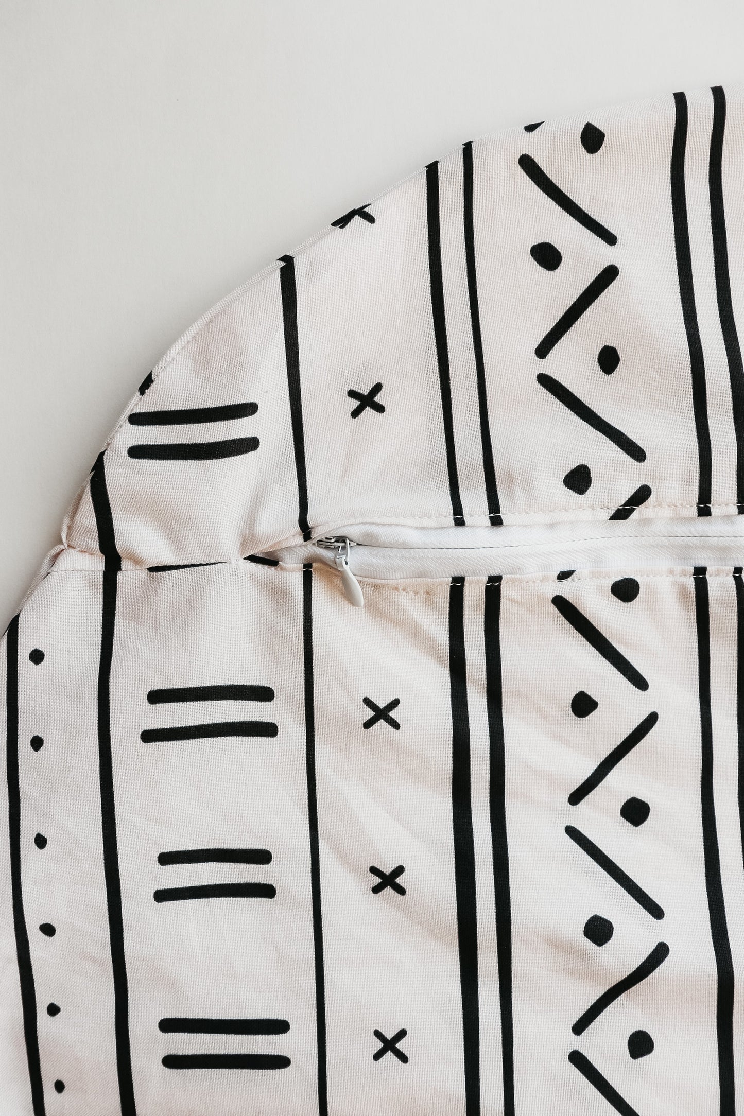 Dash Nursing Pillow Cover