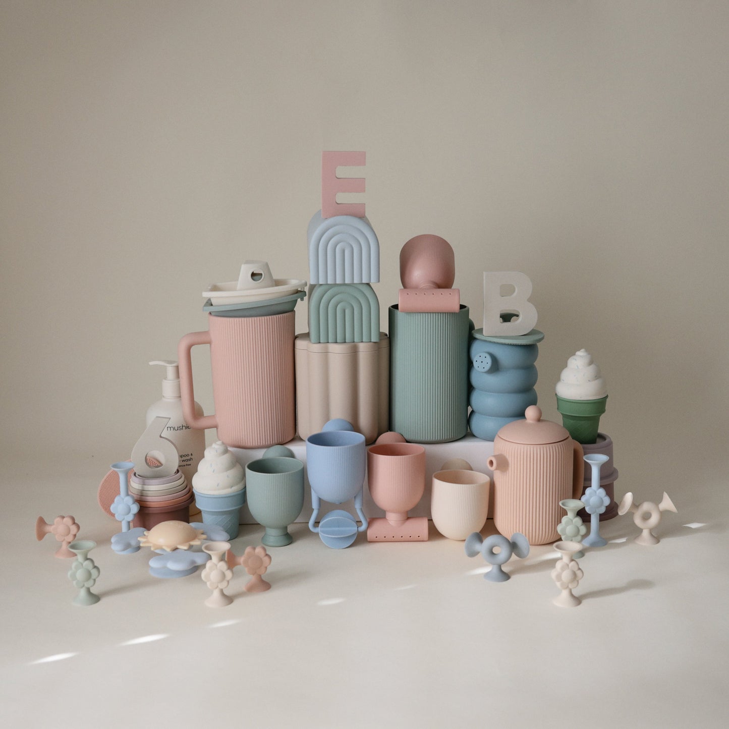 Pour and Play Bath Set