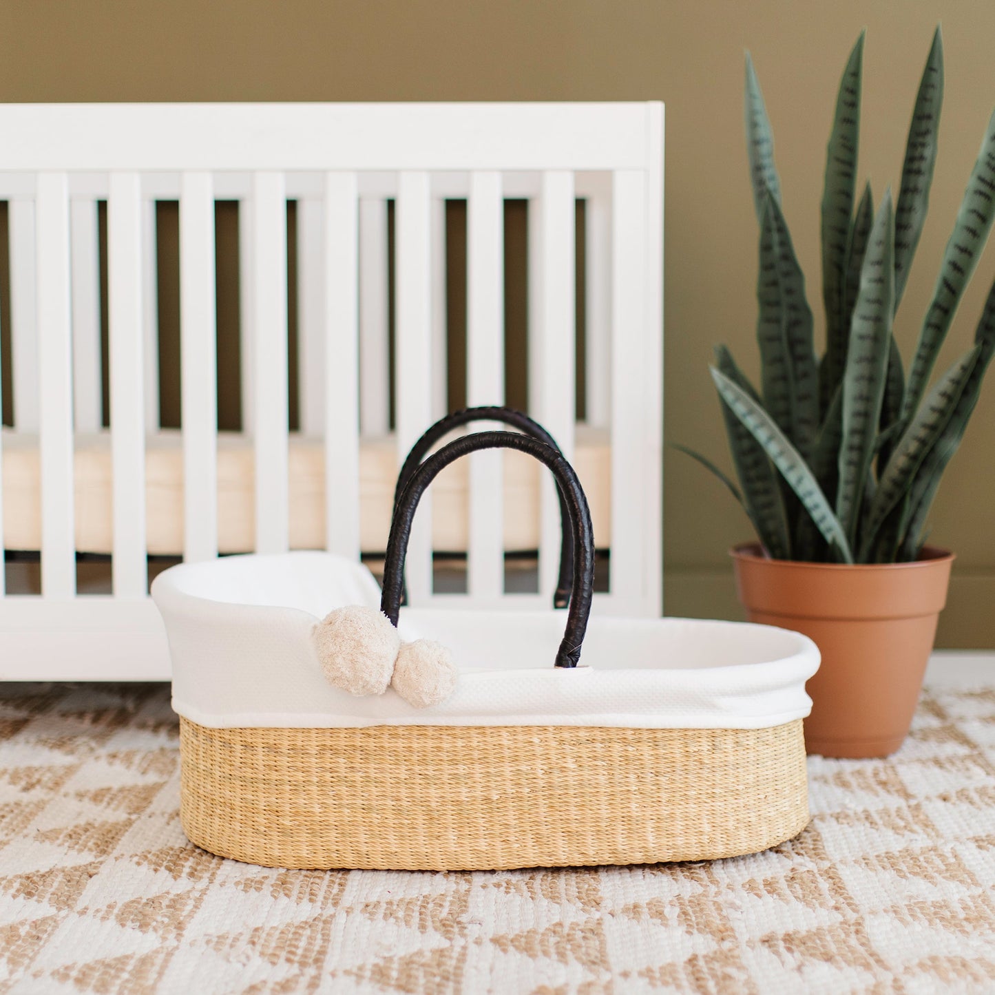 African Moses Basket<br>Black Handle