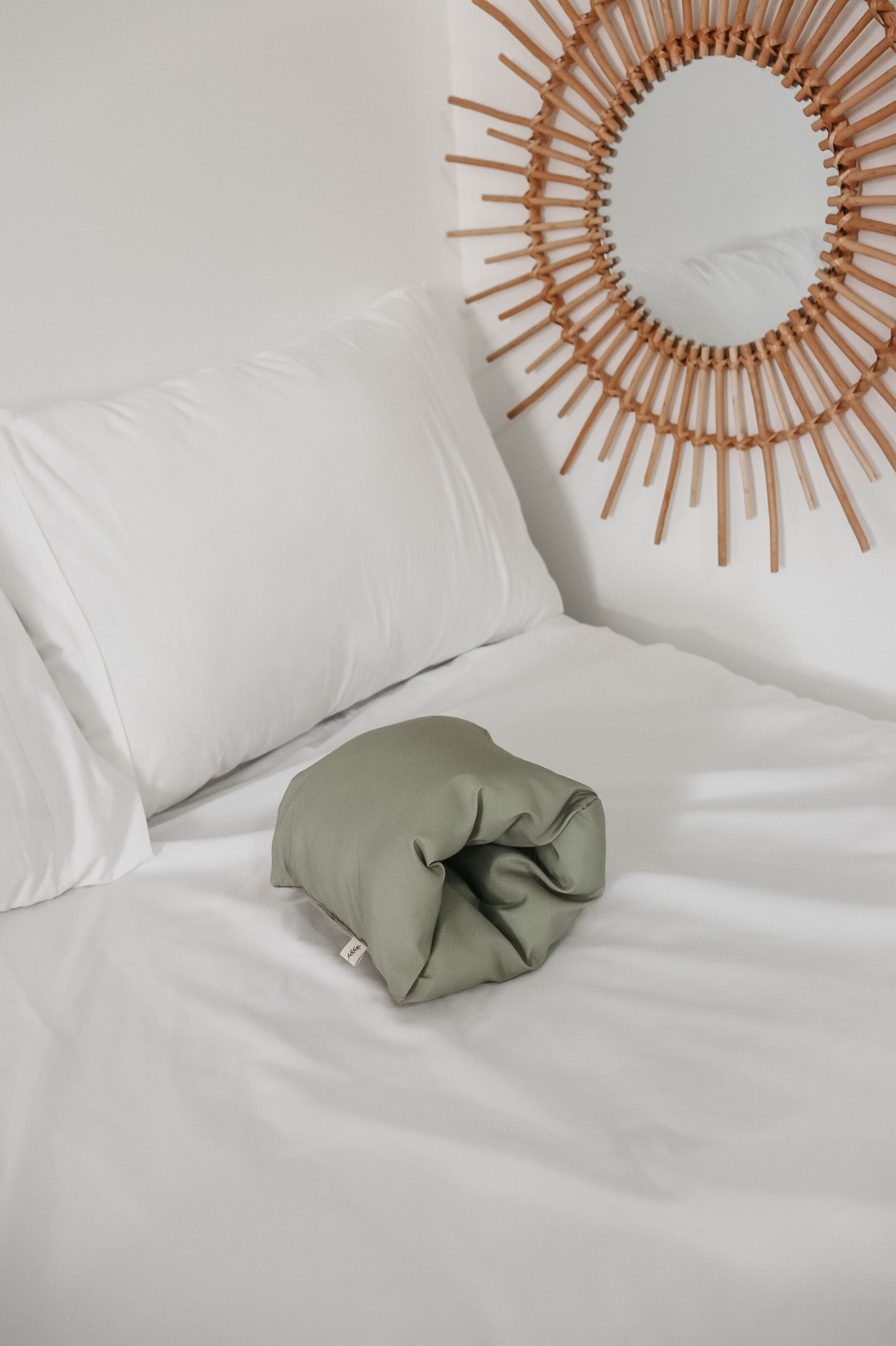 Meadow Wipeable Cradle Arm Pillow