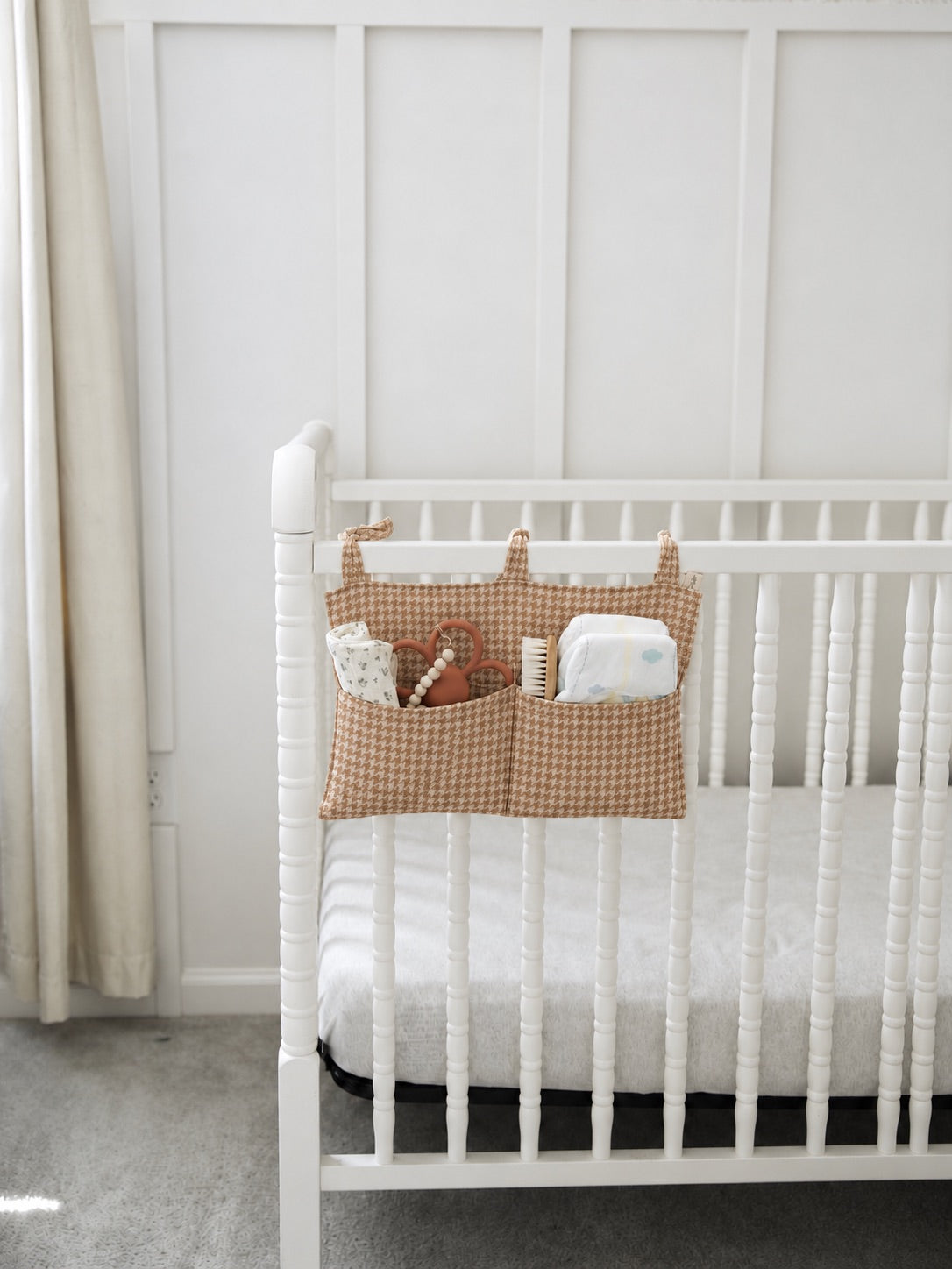 Tan Houndstooth Crib Organizer
