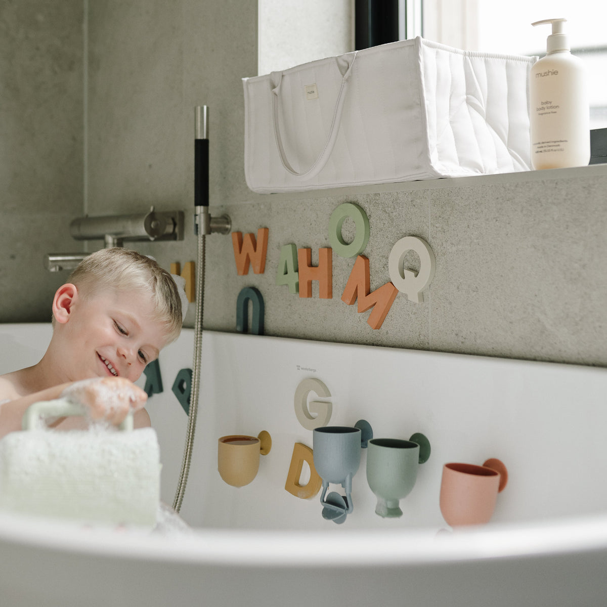 Letters & Numbers Bath Play Set