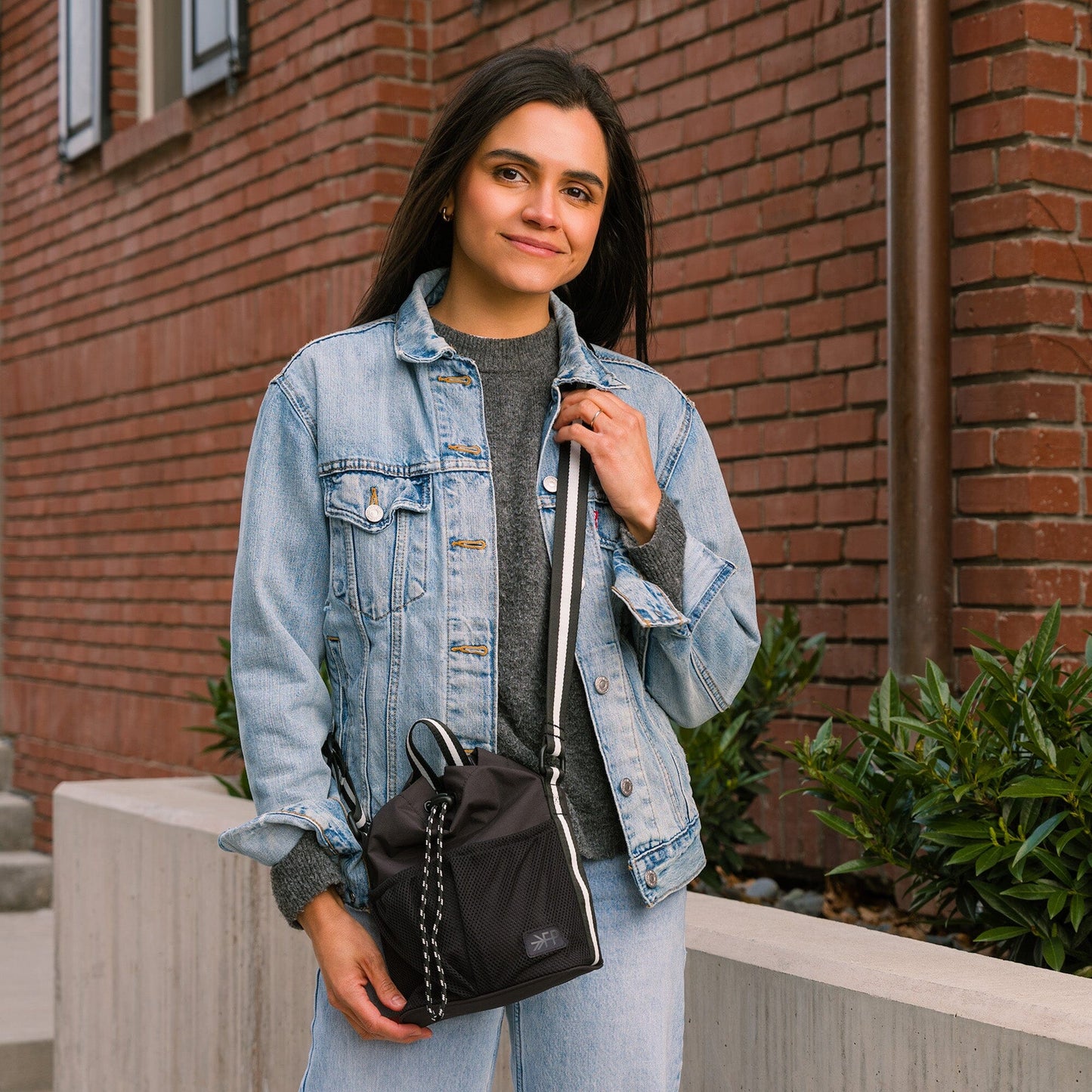 Jet Motion Bucket Crossbody