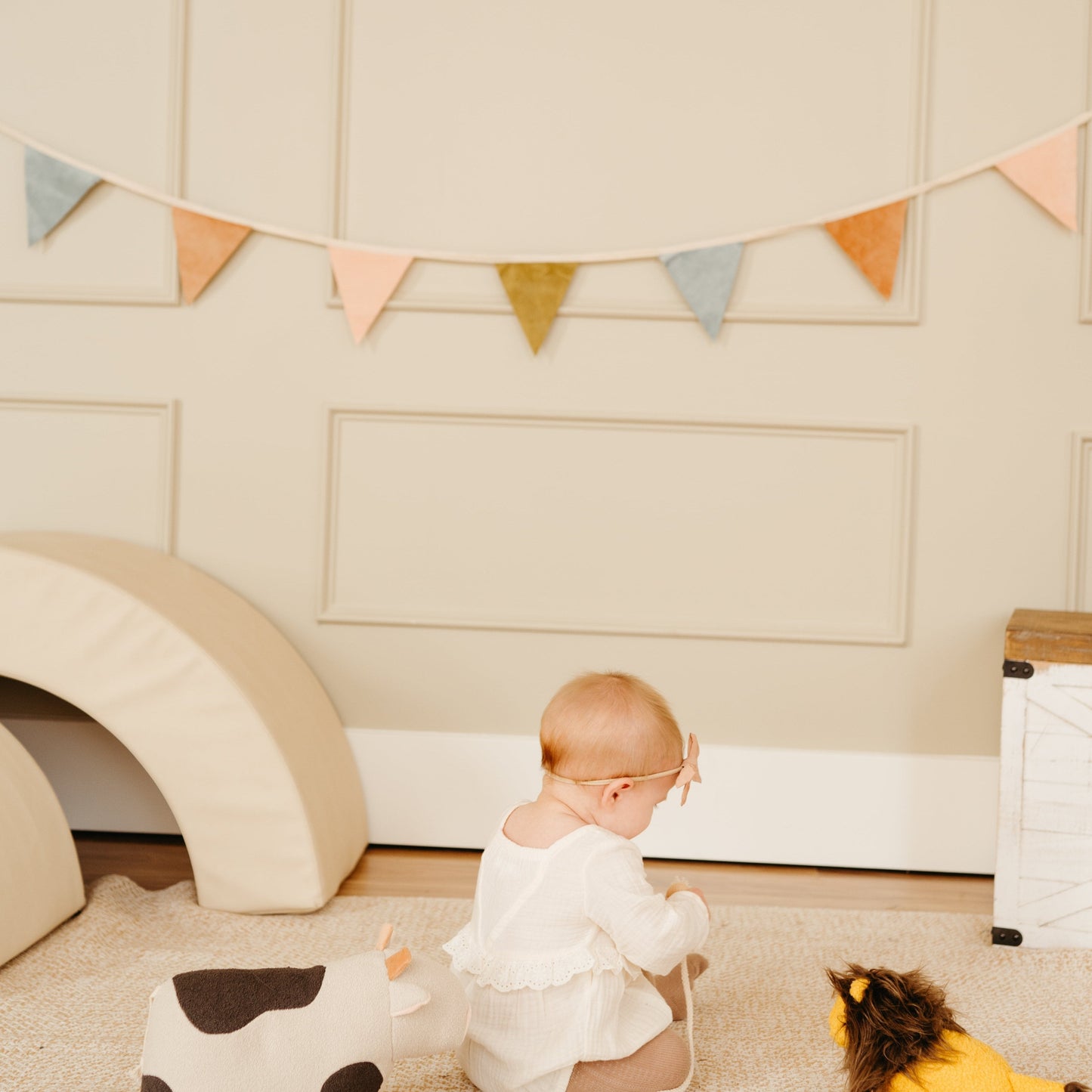 PASTEL BUNTING
