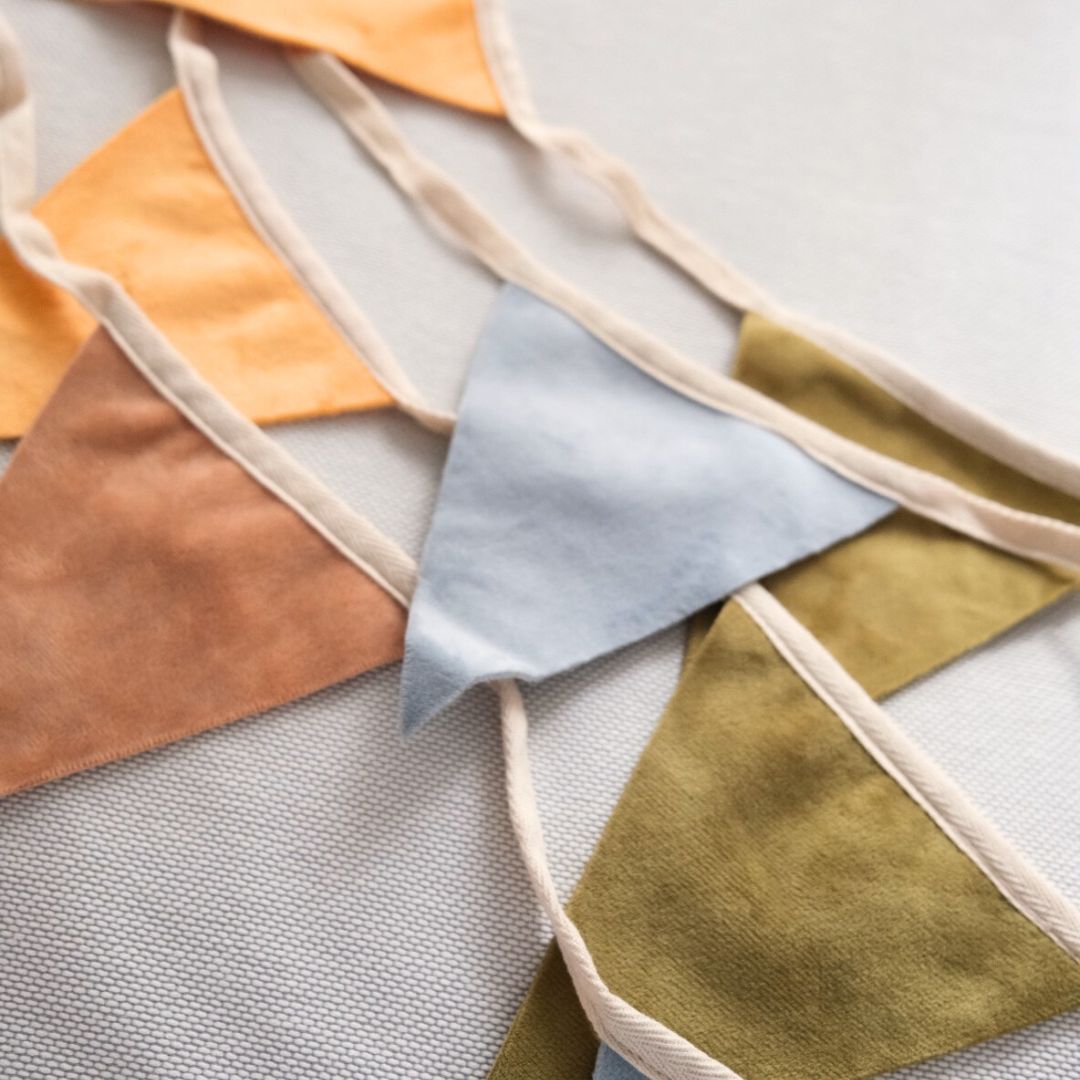 PASTEL BUNTING