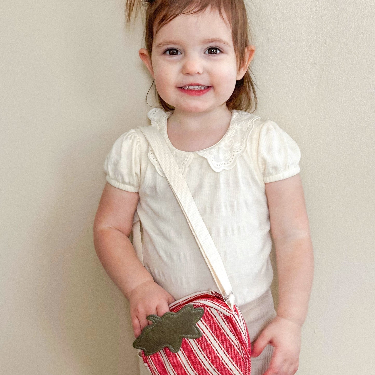 BERRY CUTE sling bag